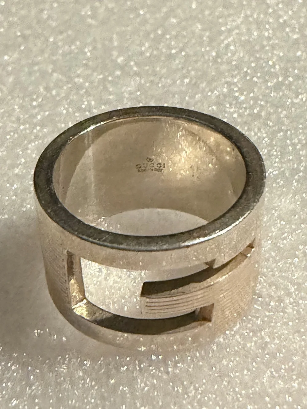 Gucci Silver Toned Interlocking G Band Ring